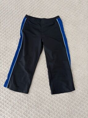 C9 by Champion Women’s Black Cropped with Blue Side Stripe Athletic Pants Size S